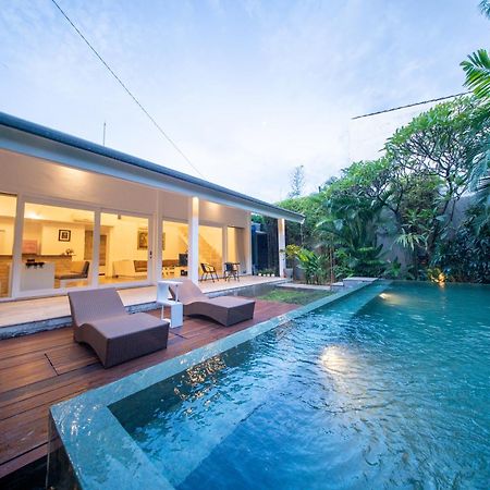 Villa Rainbow Sanur Екстер'єр фото